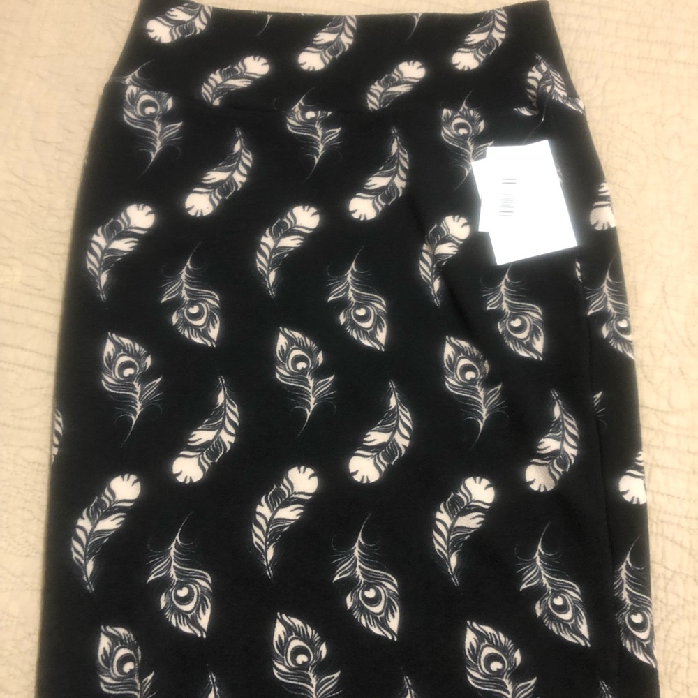 LuLaRoe S Cassie skirt NWT